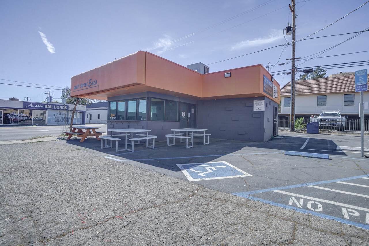 1718 Court Street - Photo 1
