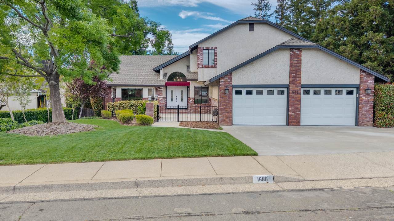 1688 El Capitan Drive - Photo 1