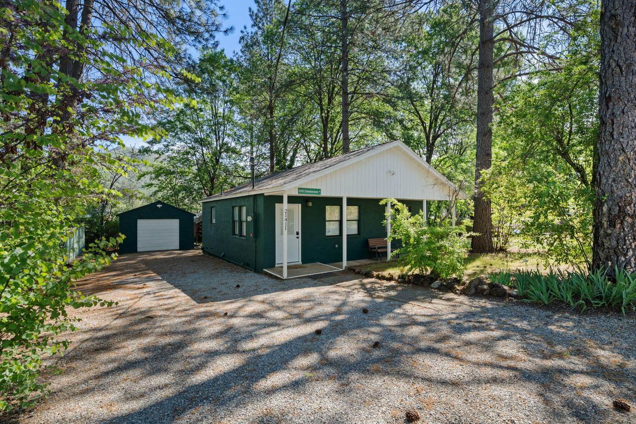 21411 Chamberlain Street - Photo 1