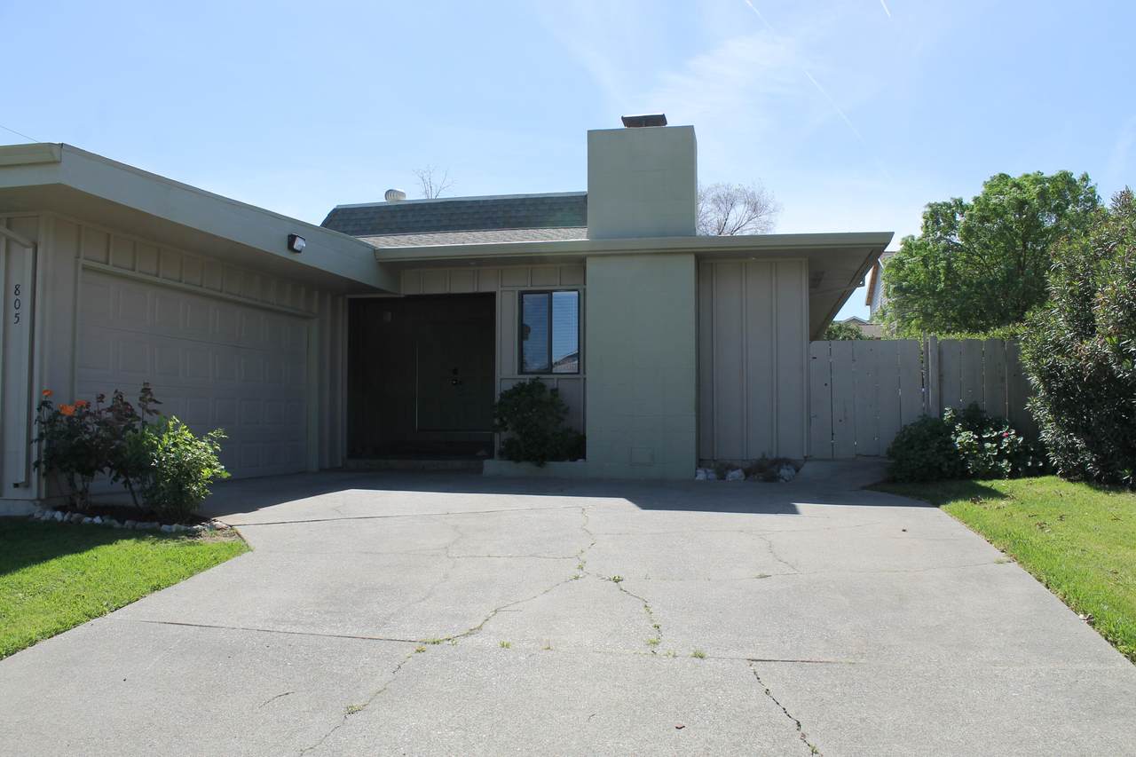 805 Hasvold Drive - Photo 1