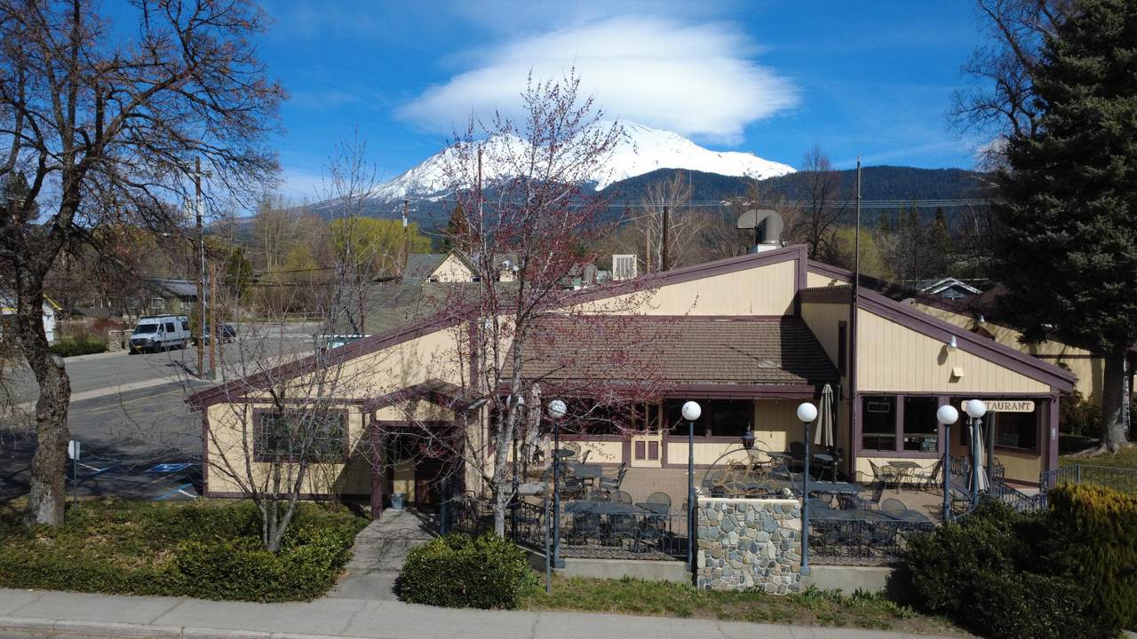 520 Mt Shasta Boulevard - Photo 1