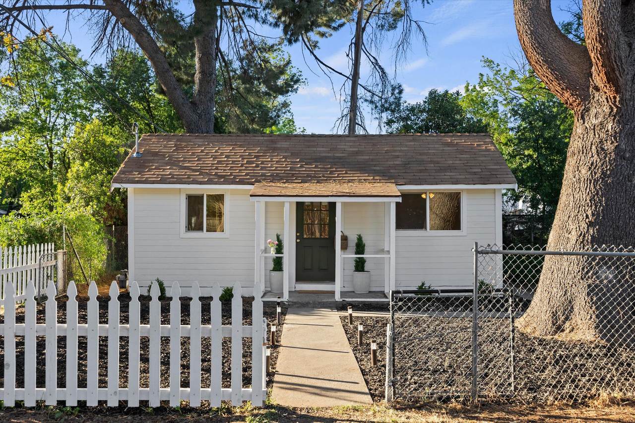 578 9th Avenue - Photo 1