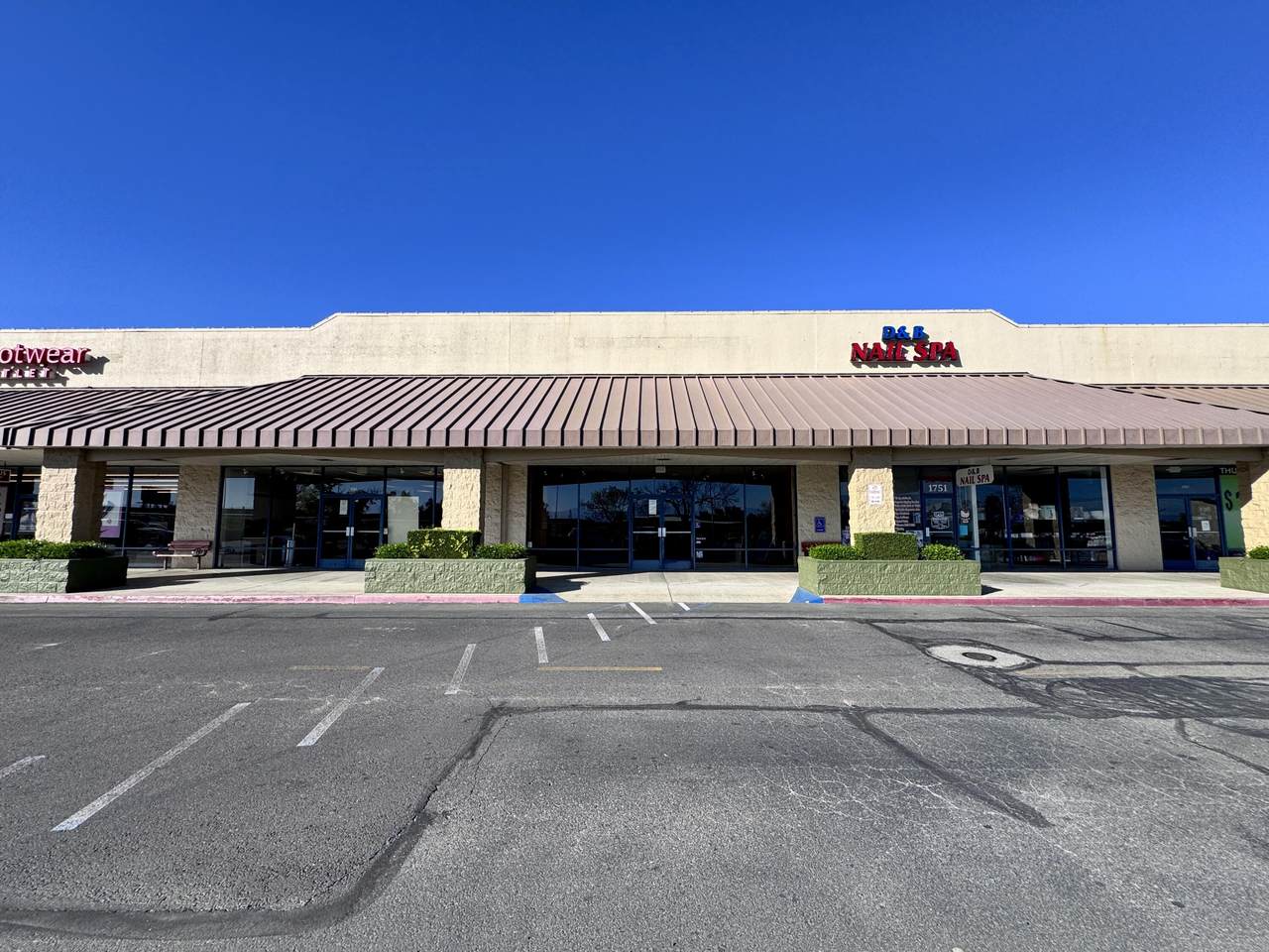 1749 California 273 - Photo 1