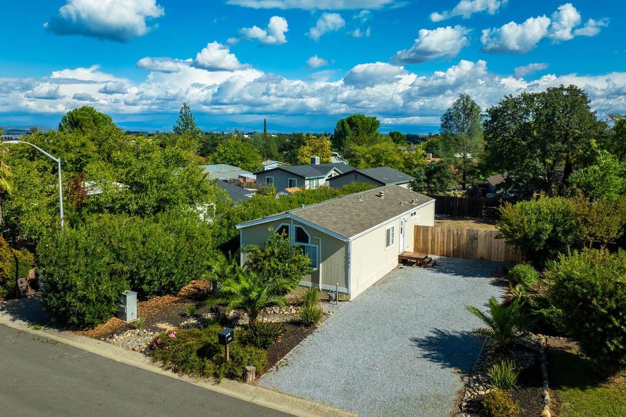 1131 Redwood Boulevard - Photo 1