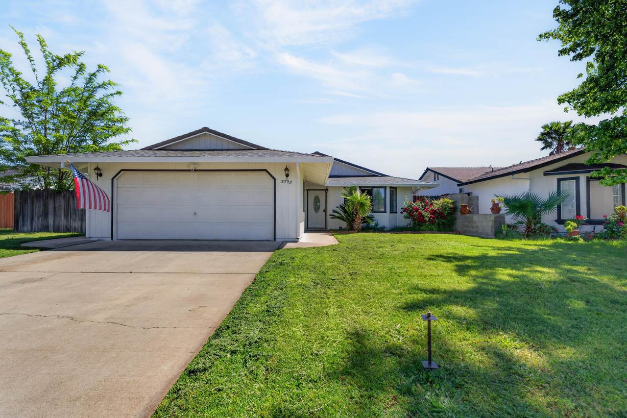3733 Capricorn Way - Photo 1