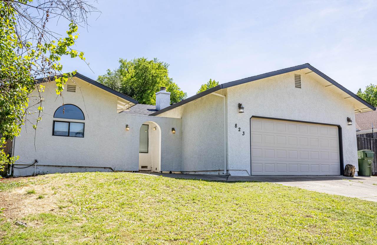 823 Spaniel Drive - Photo 1