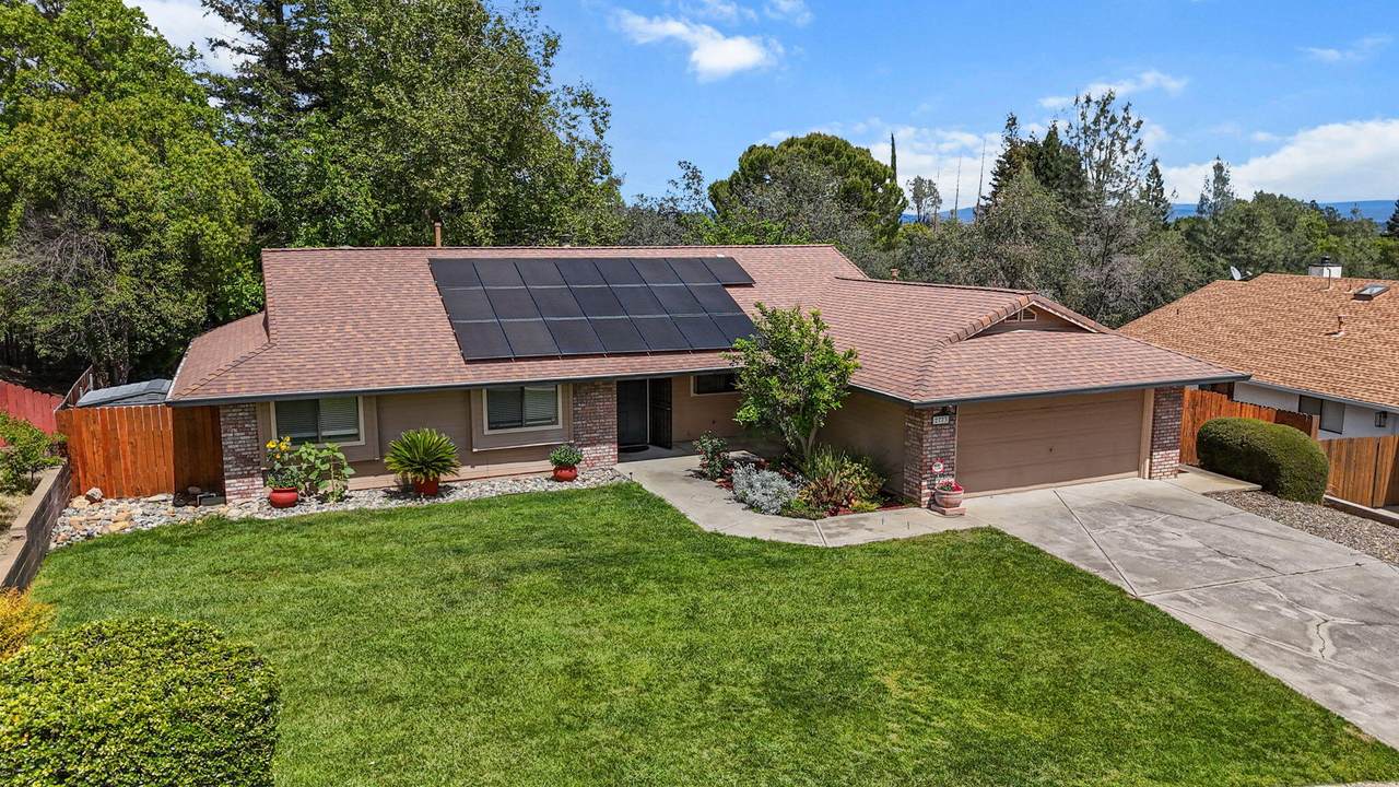 2773 Summerbreeze Place - Photo 1