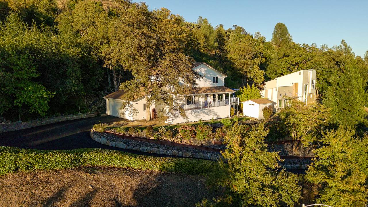 2520 Snow Lane - Photo 1