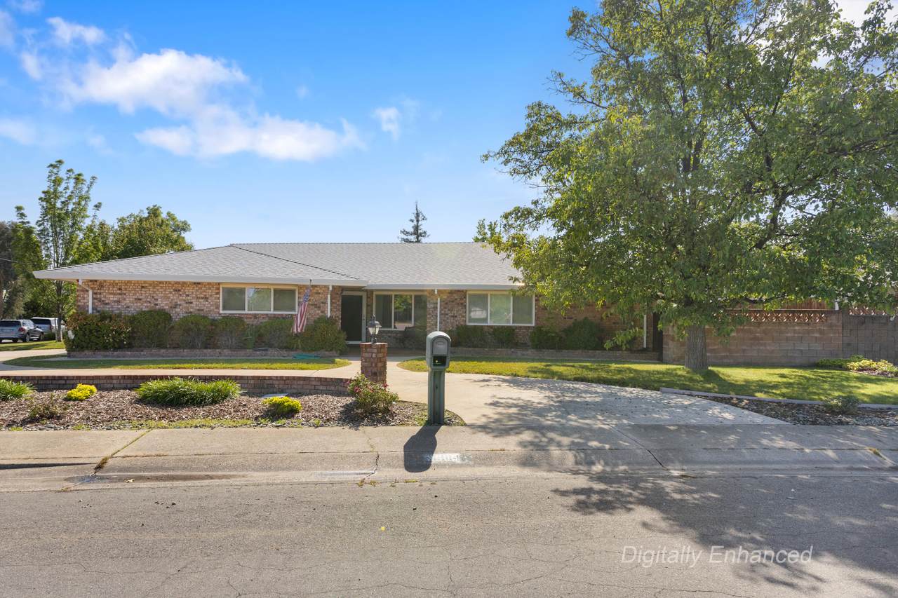 3605 Tamarack Drive - Photo 1