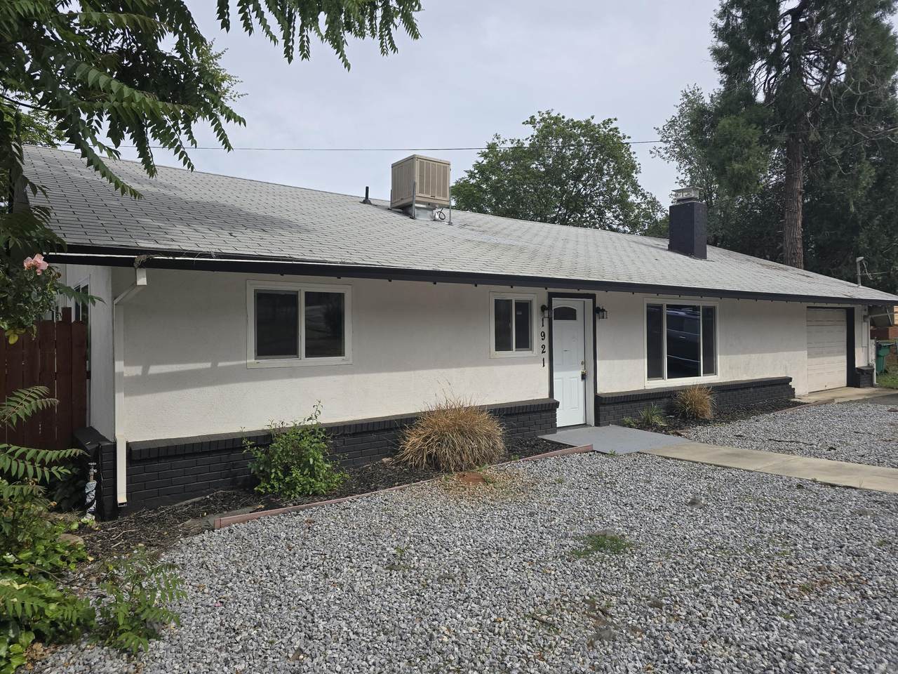 1921 Montana Avenue - Photo 1