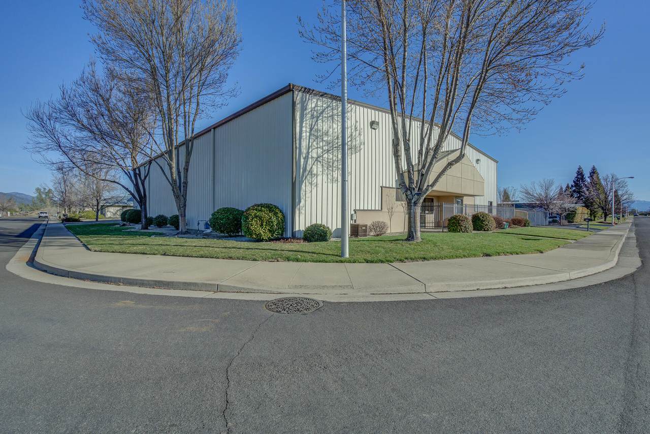 4606 Mountain Lakes Boulevard - Photo 1
