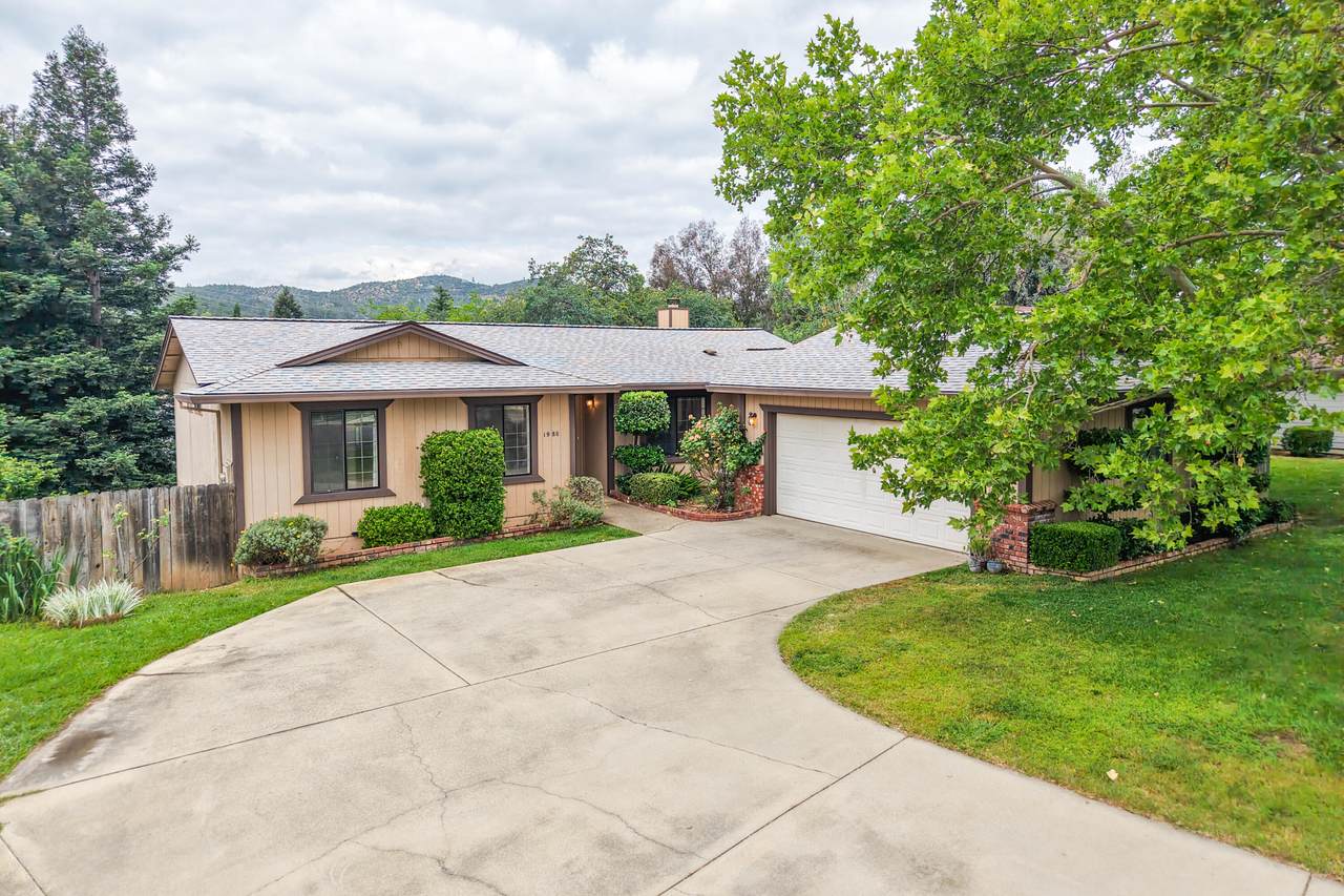 1988 Mary Lake Drive - Photo 1