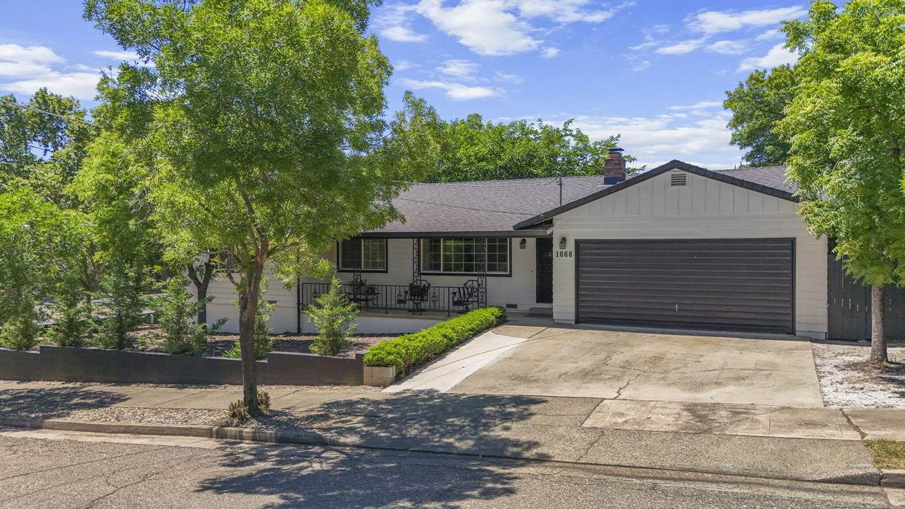 1666 Willis Street - Photo 1