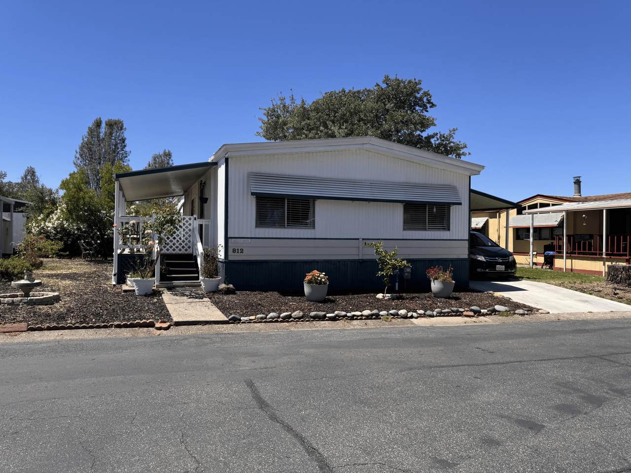812 Mountain Shadows Boulevard - Photo 1