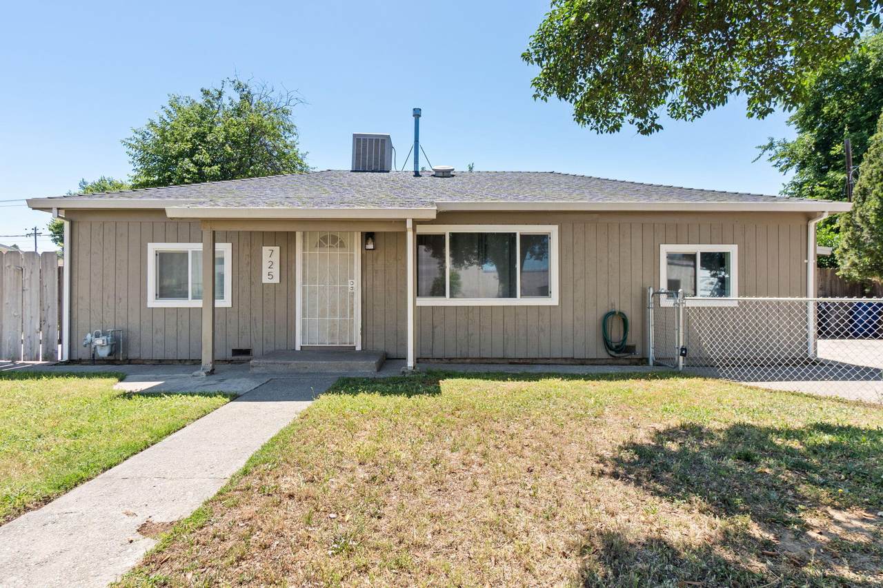 725 East Avenue - Photo 1