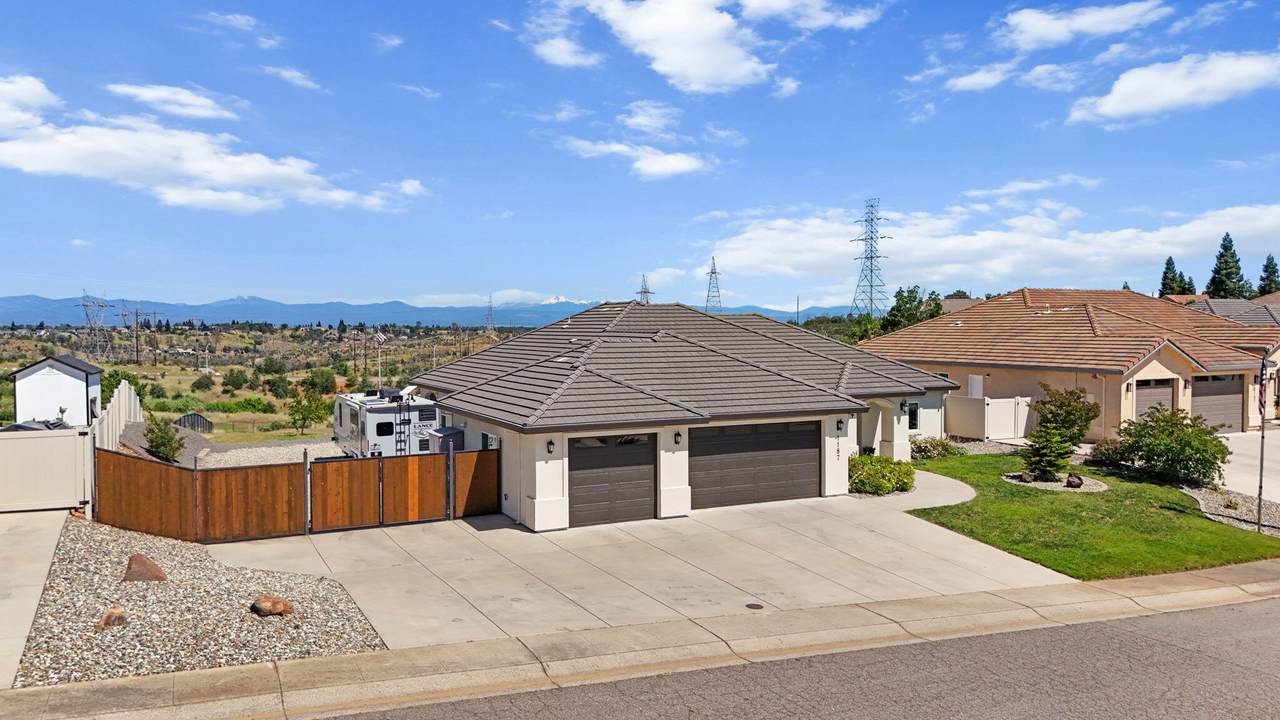 1187 Coggins Street - Photo 1