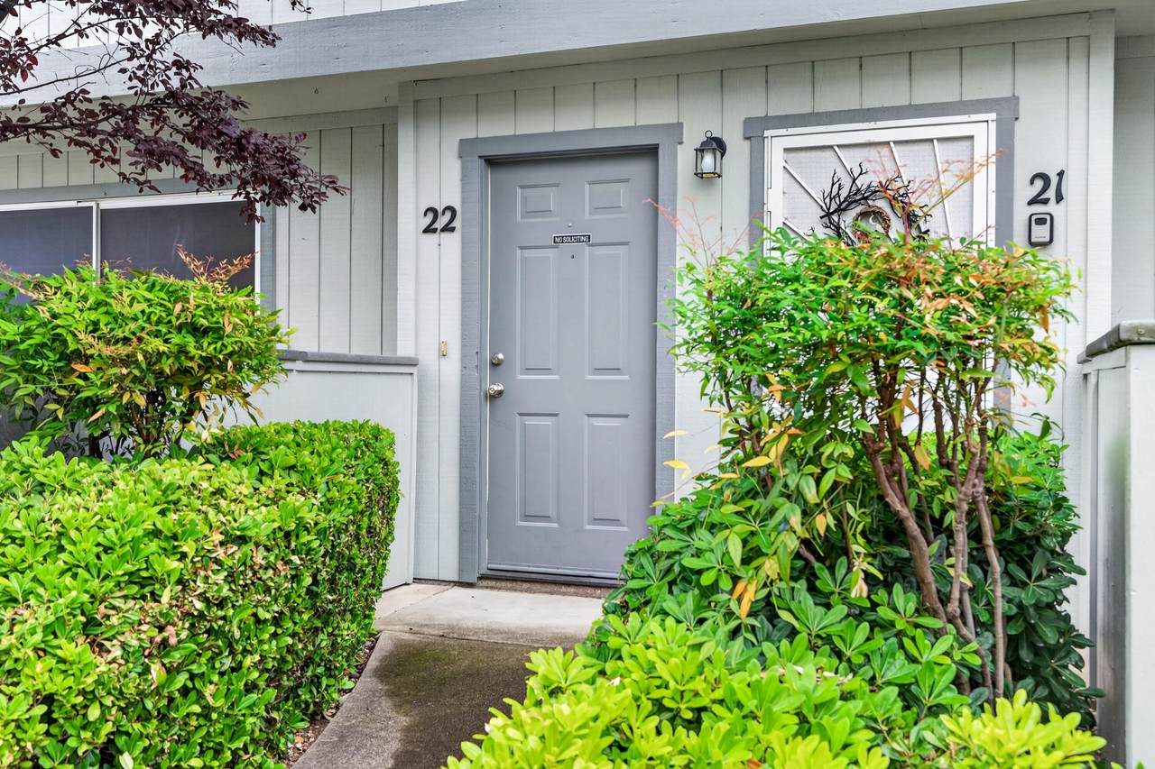 200 Ridgetop Drive - Photo 1