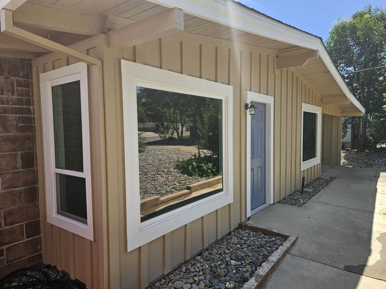 1615 Oak Street - Photo 1
