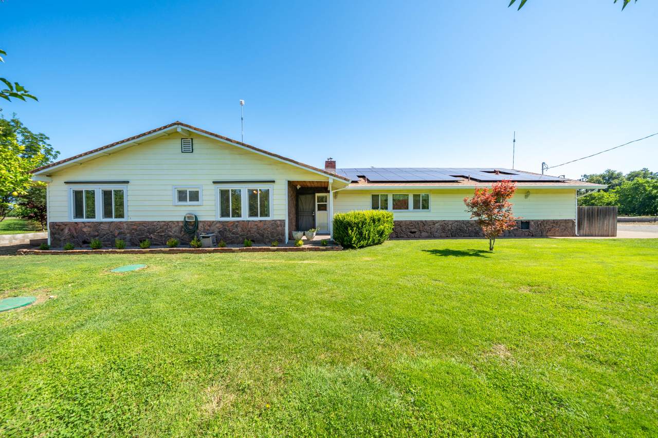24140 Bray Avenue - Photo 1