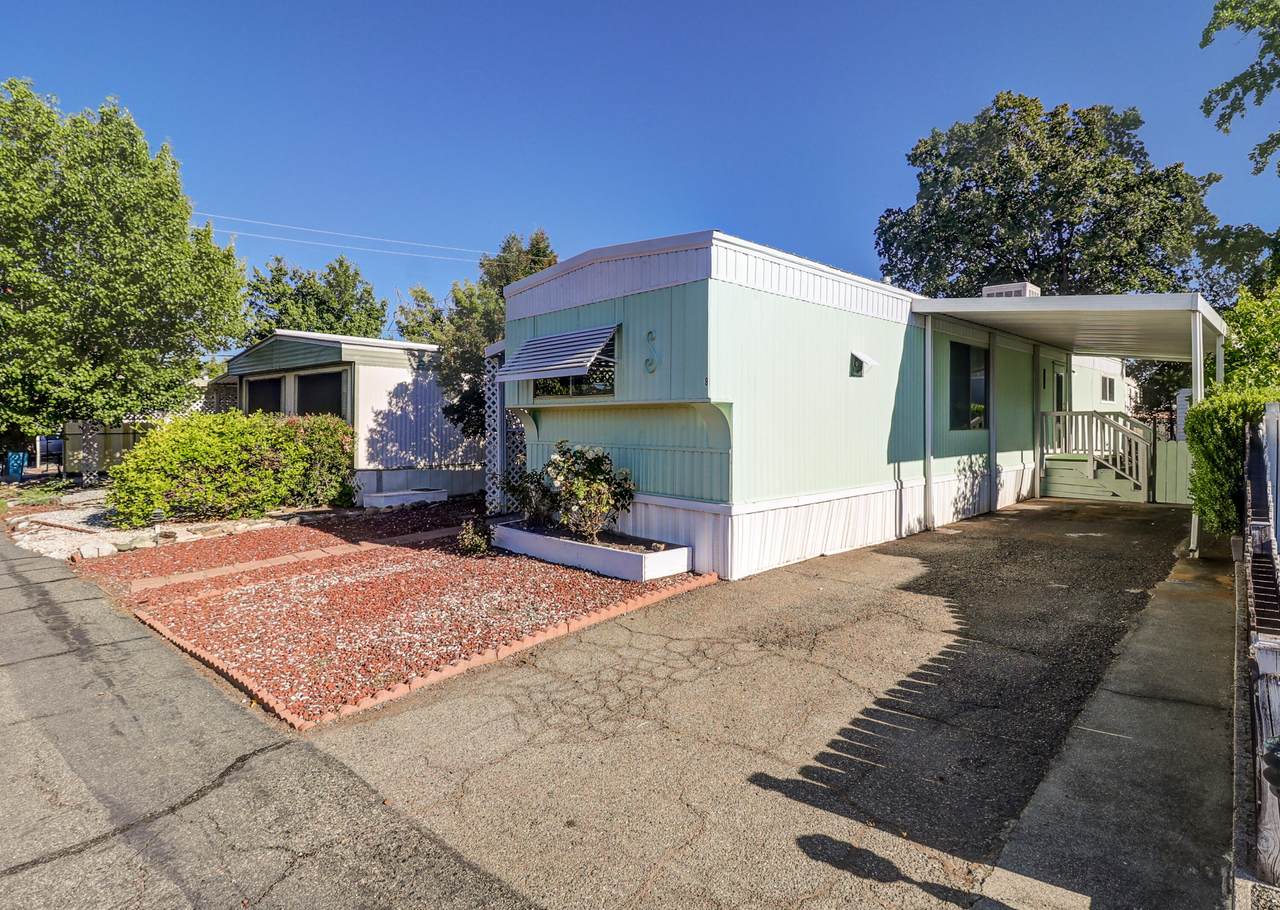1221 Cypress Avenue - Photo 1