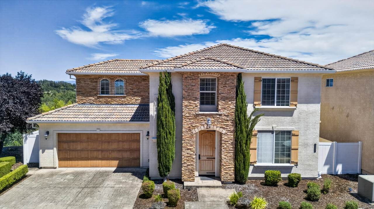 5556 Diamond Ridge Drive - Photo 1