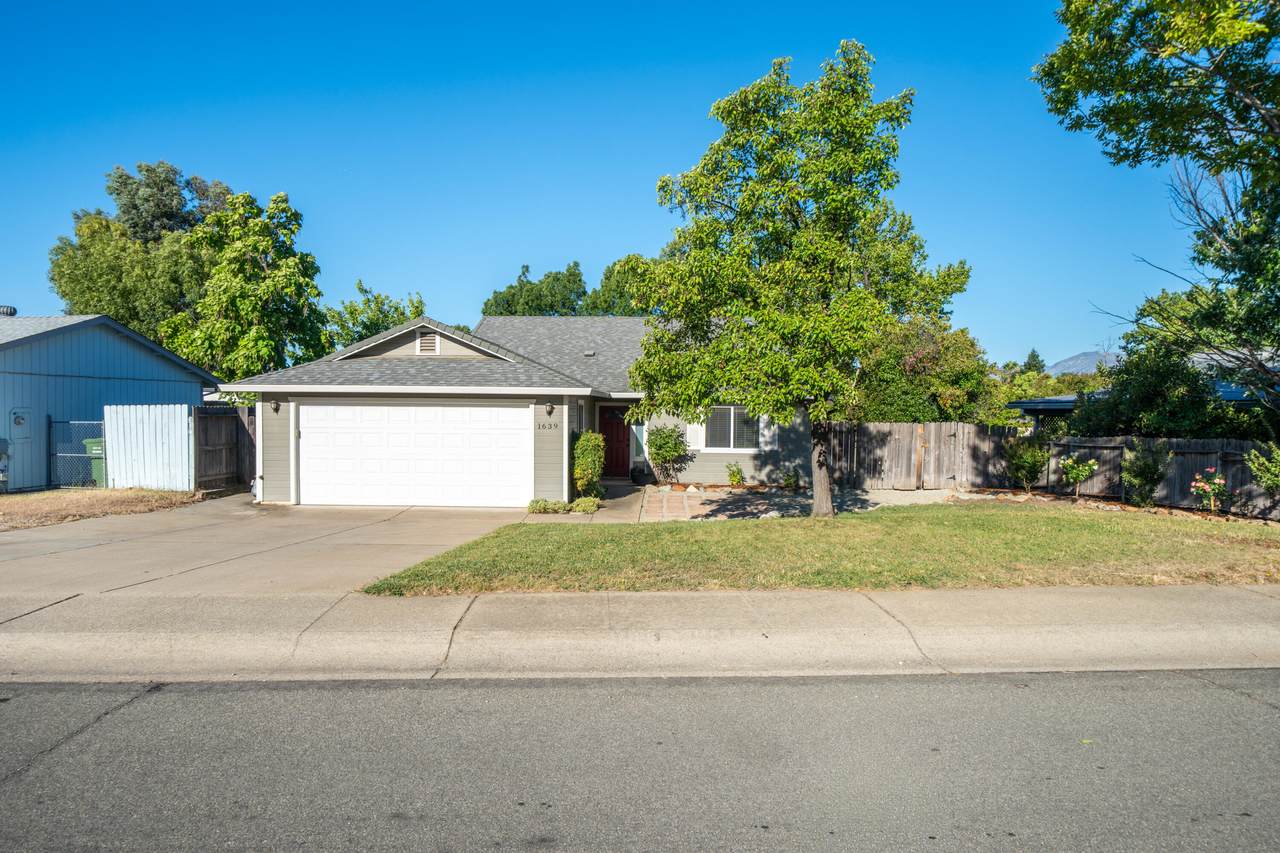 1639 Whistling Drive - Photo 1