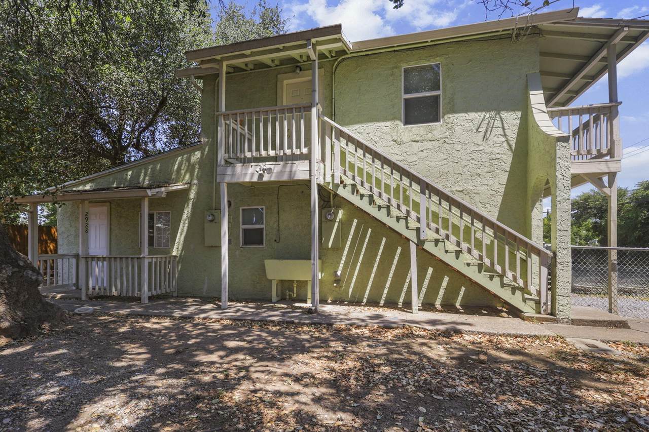 2926 Favretto Avenue - Photo 1