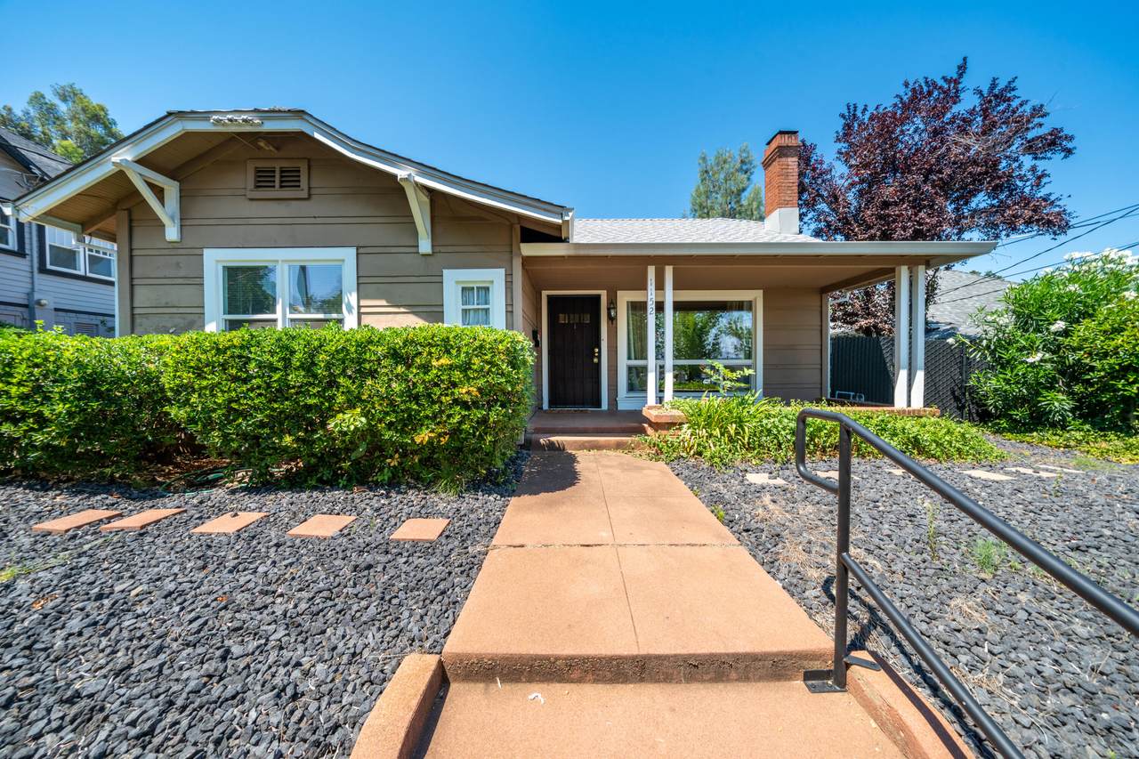 1152 Willis Street - Photo 1