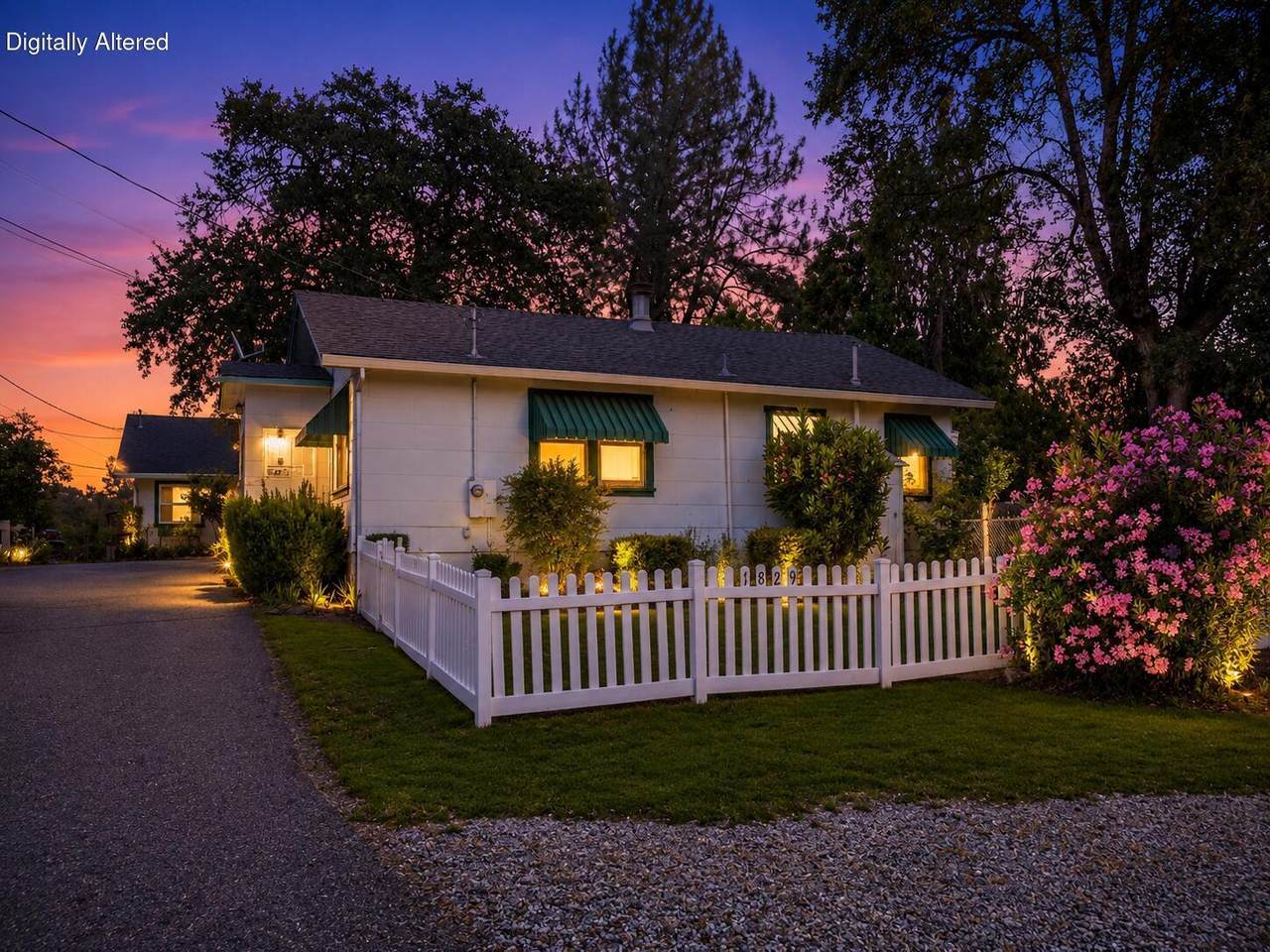 1821 Grand Coulee Boulevard - Photo 1