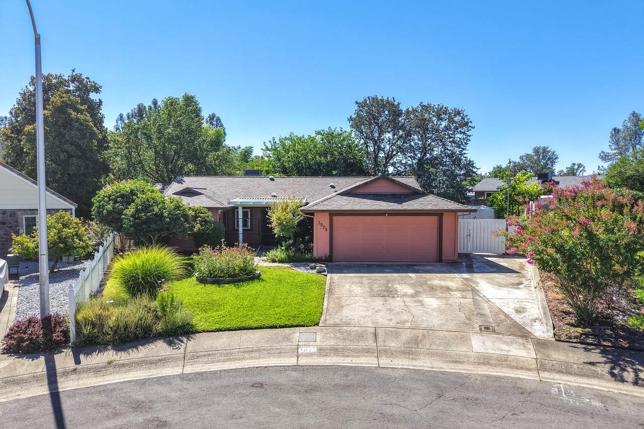 1075 Goodview Way - Photo 1