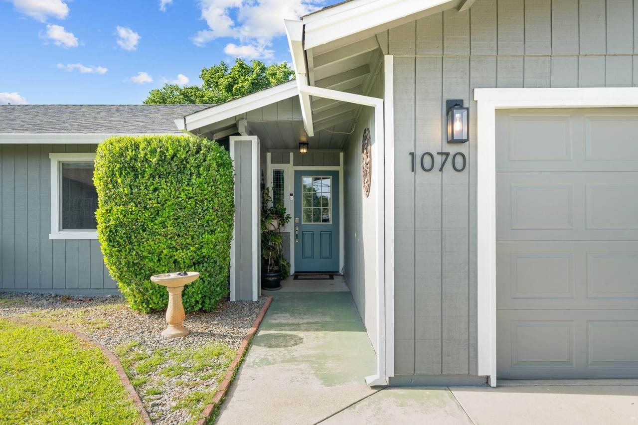 1070 Dara Court - Photo 1