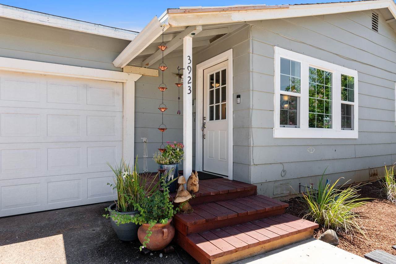 3923 Meteor Street - Photo 1