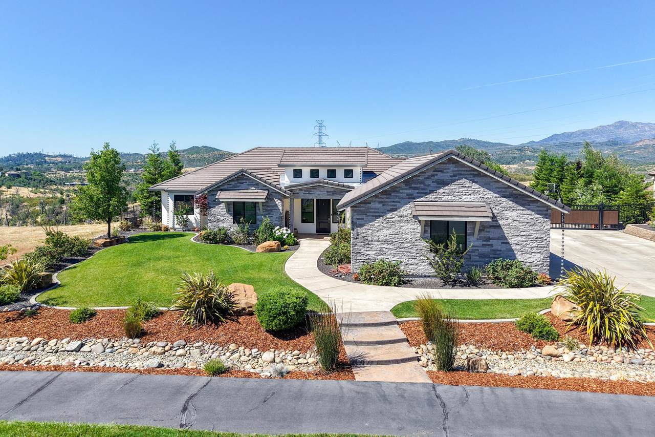 880 Santa Cruz Drive - Photo 1