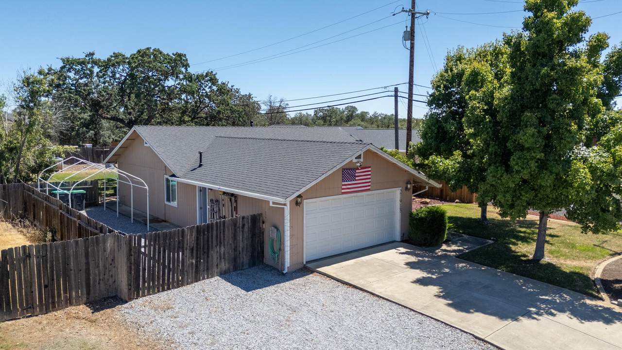 21913 Chimney Rock Drive - Photo 1