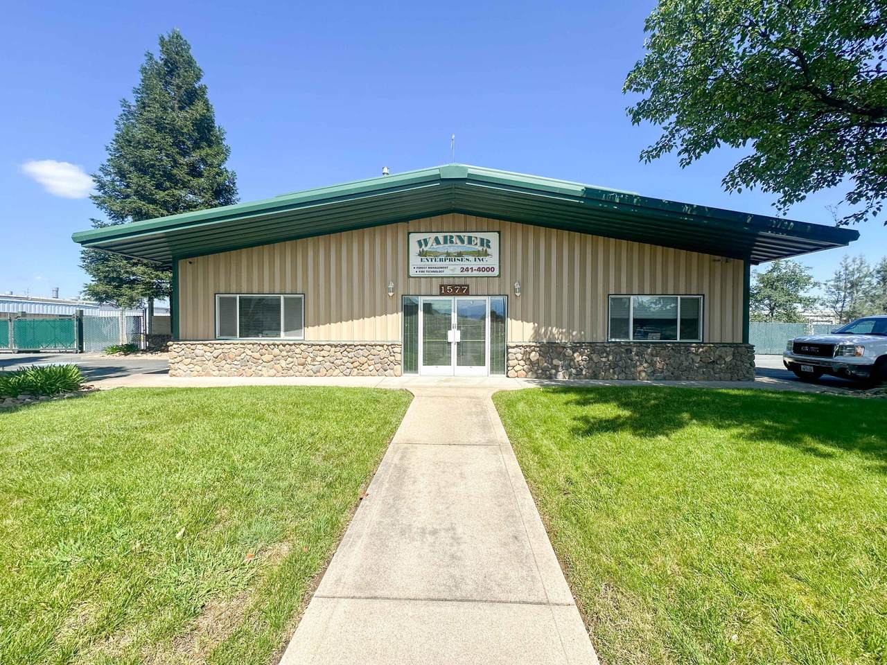 1577 Beltline Road - Photo 1