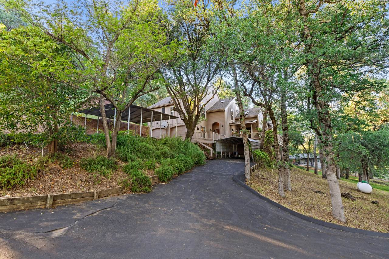 8972 Maynard Road - Photo 1