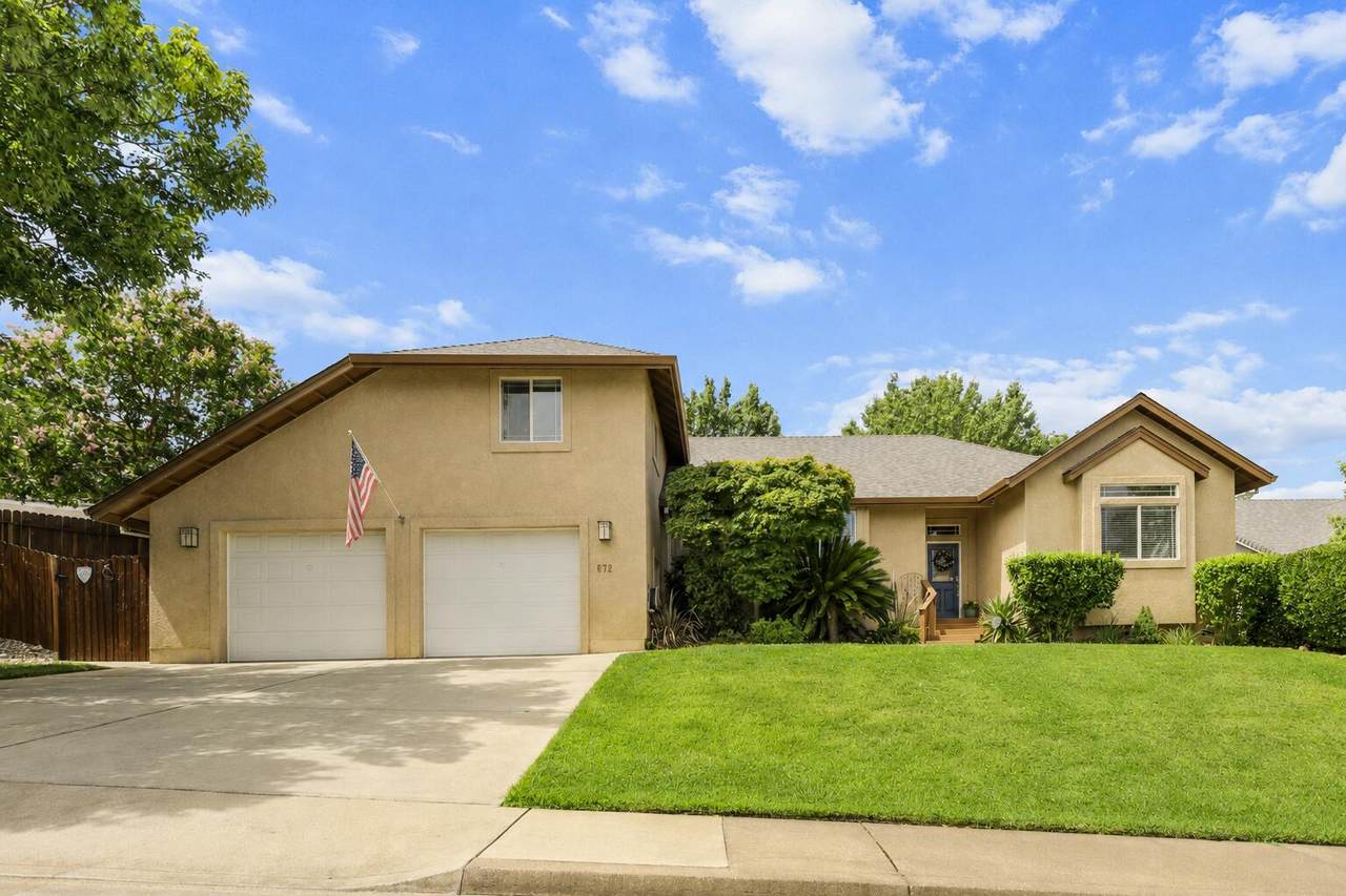672 Reddington Drive - Photo 1