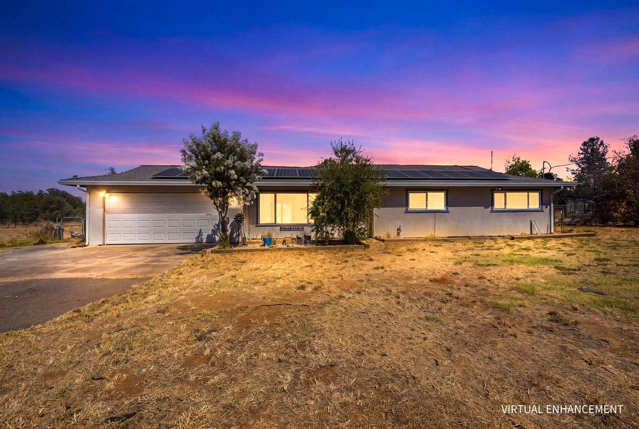 6555 Oak Street - Photo 1