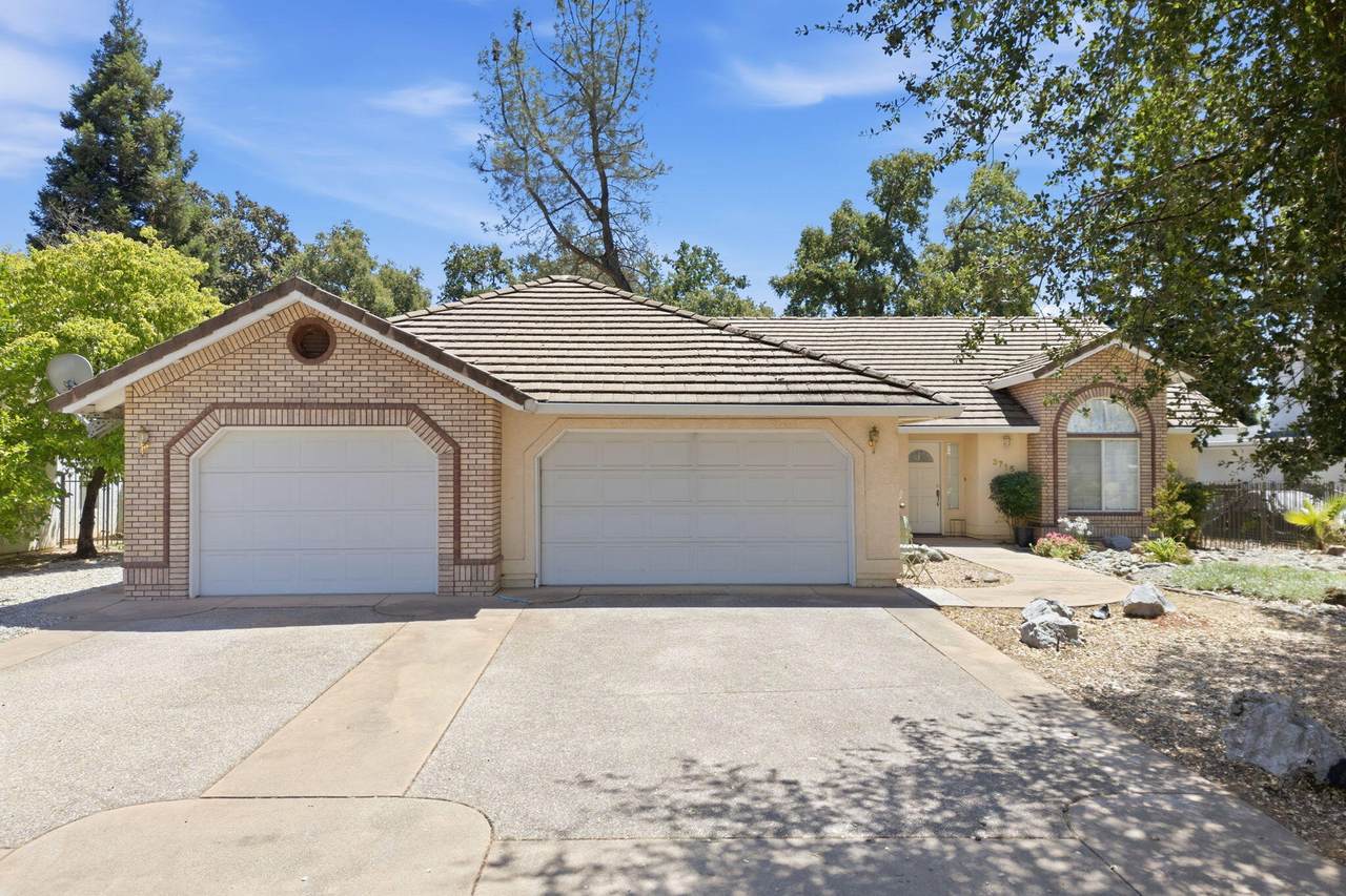 3715 Eagle Parkway - Photo 1