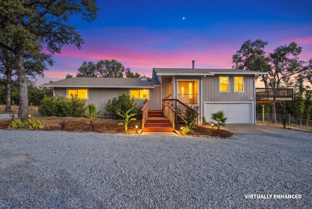 8717 Sun Valley Drive - Photo 1