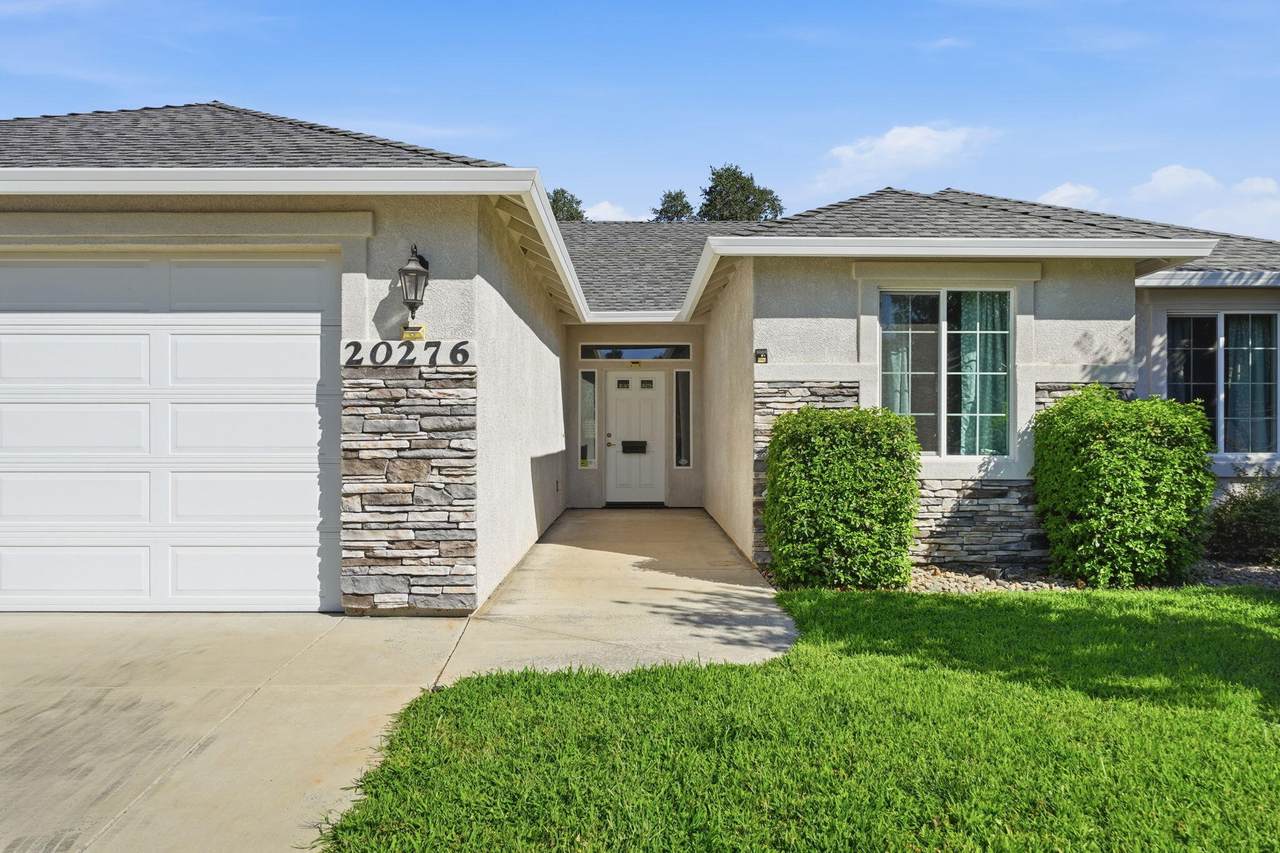 20276 Ballentine Drive - Photo 1