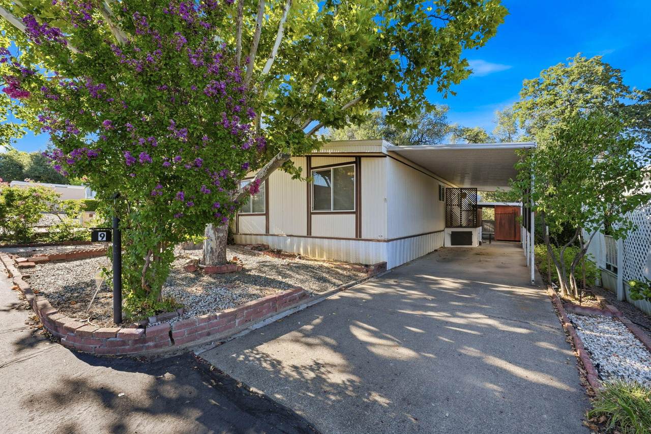 2093 Victor Avenue - Photo 1