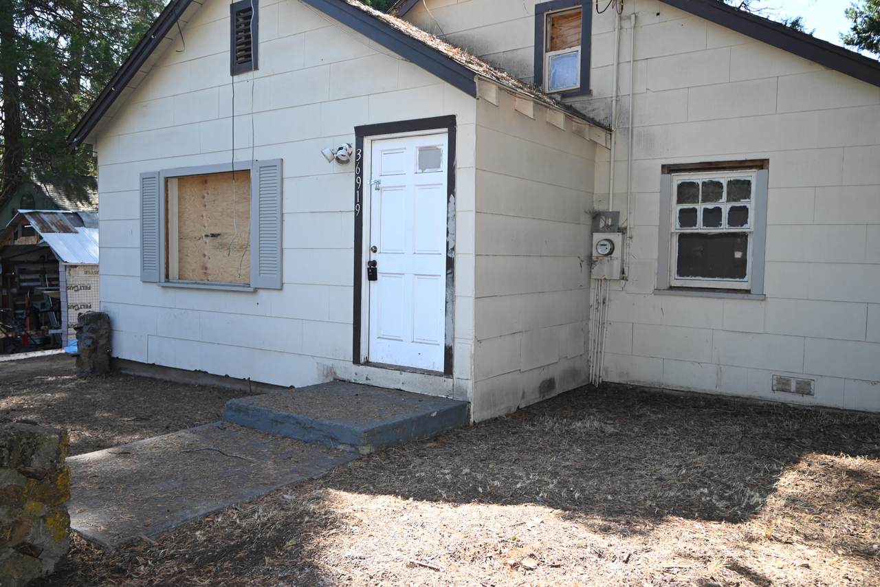 36919 Oak Street - Photo 1