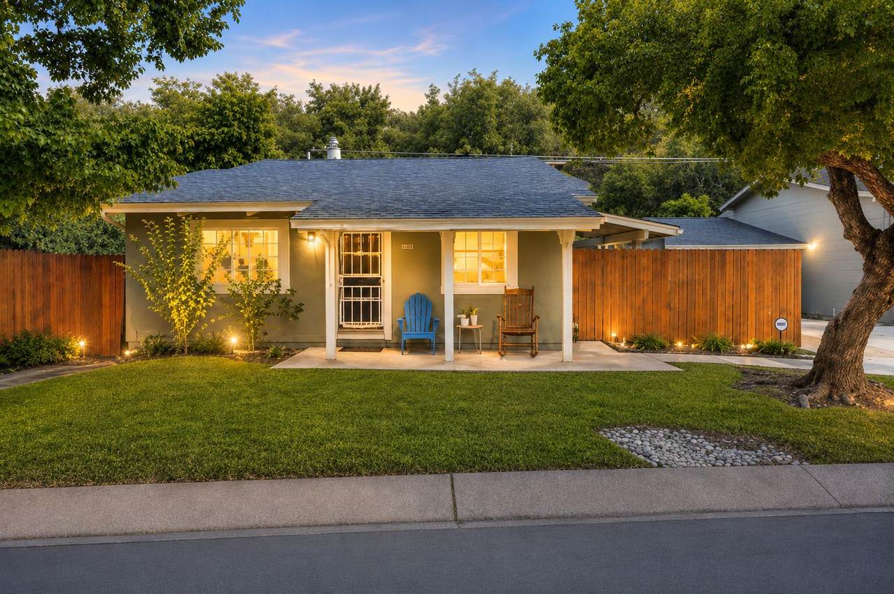 1896 Del Mar Avenue - Photo 1
