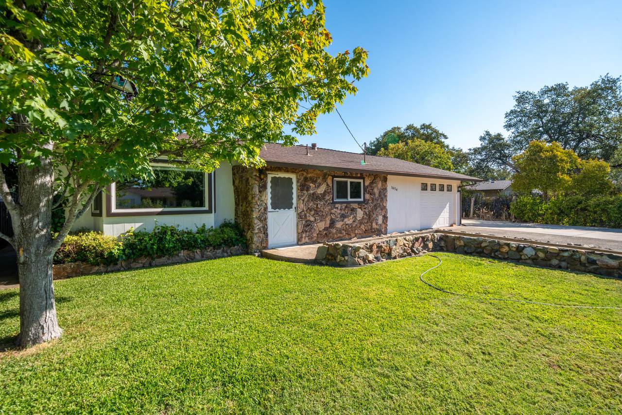 1654 El Dorado Way - Photo 1
