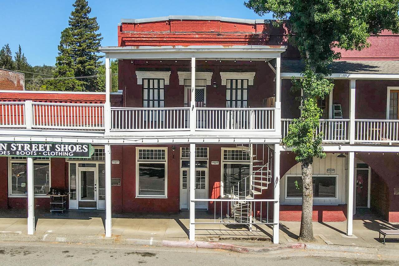 525 Main Street - Photo 1