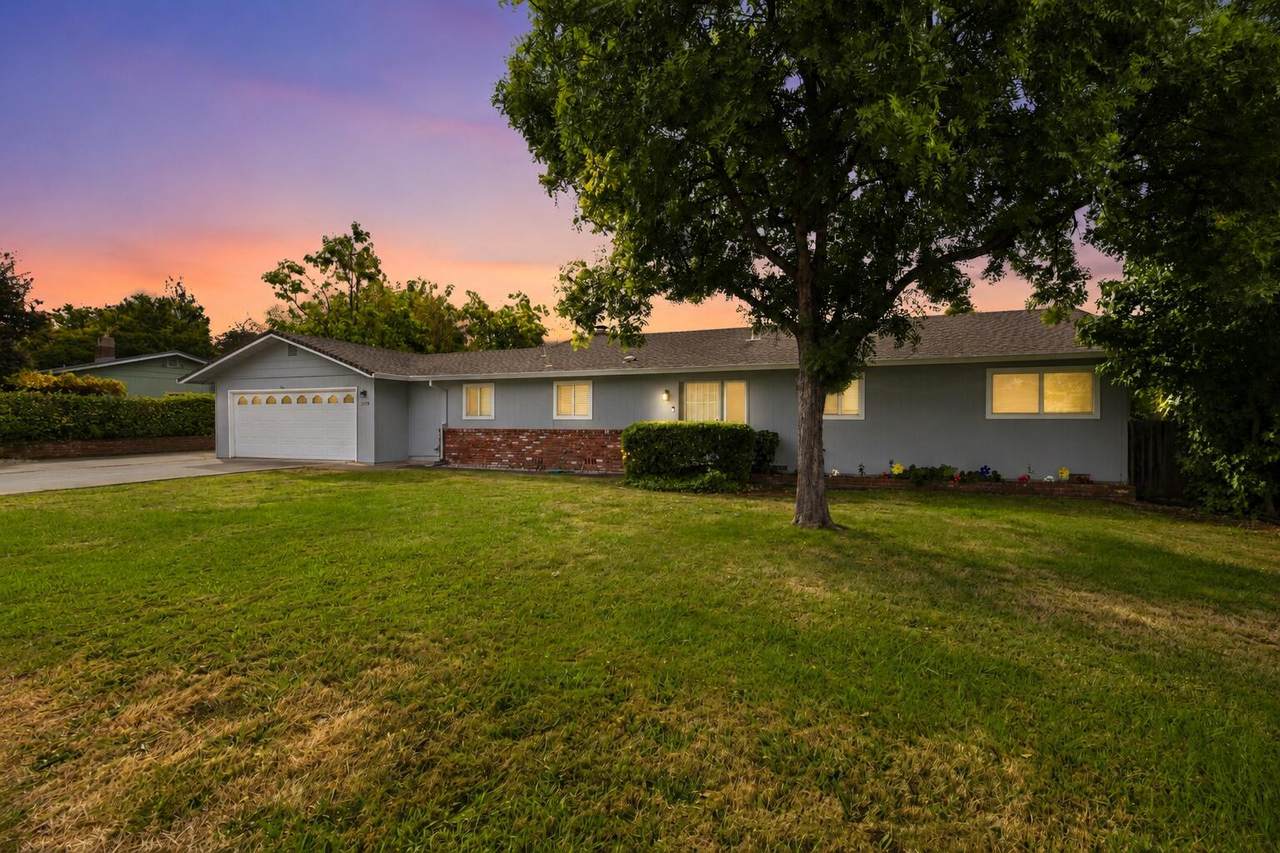 1349 Carter Way - Photo 1