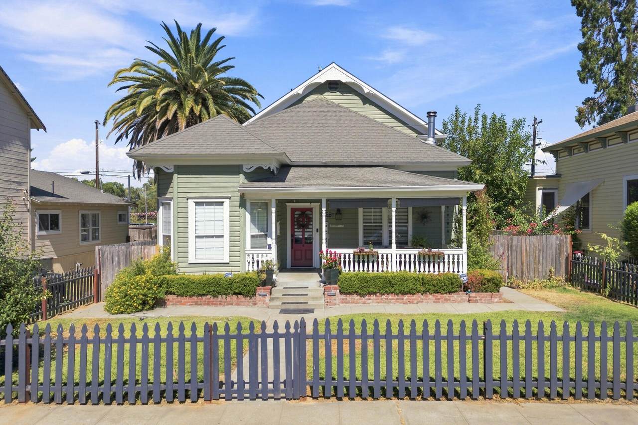 1138 Washington Street - Photo 1