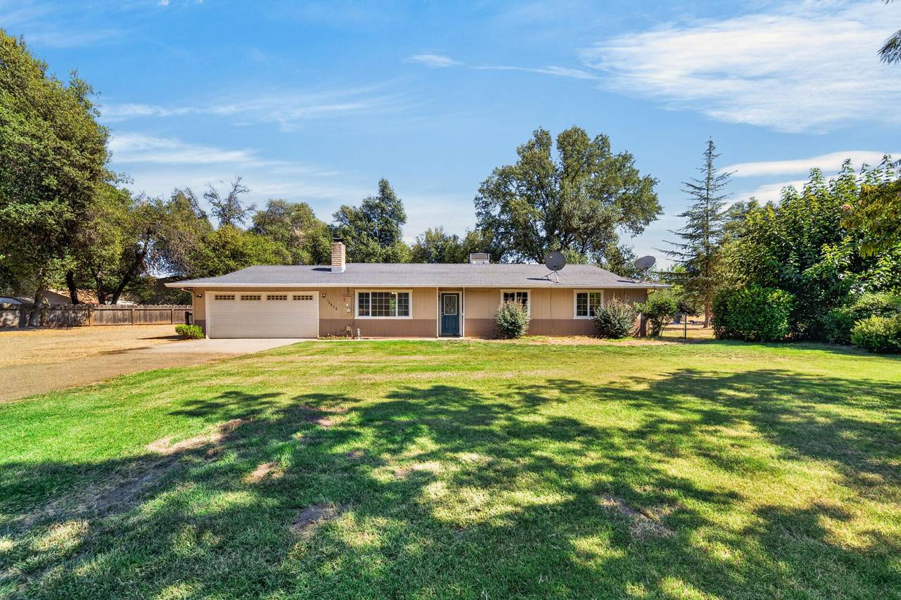 19679 Nirvana Road - Photo 1