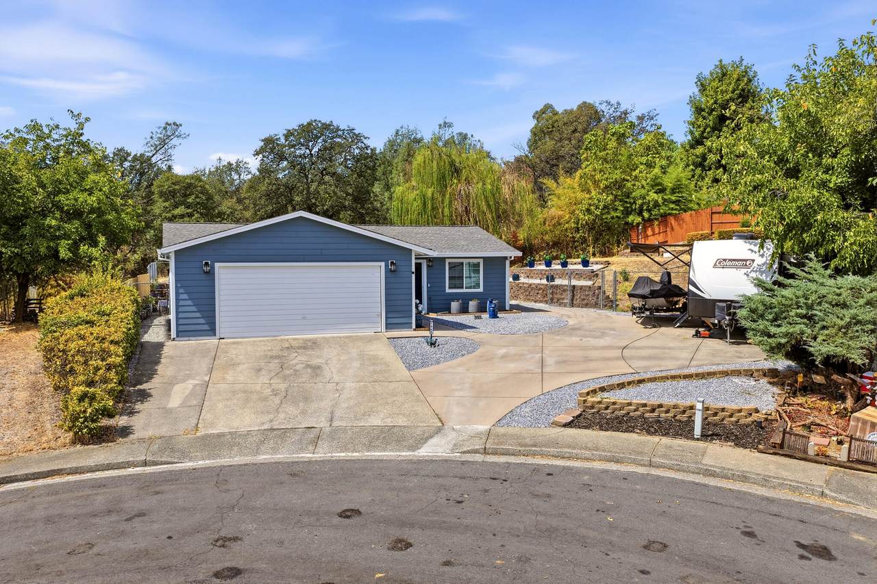 1045 Jaxon Way - Photo 1